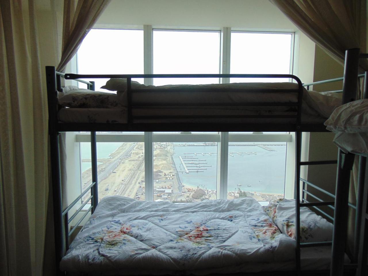 Hey Beach Hostel *